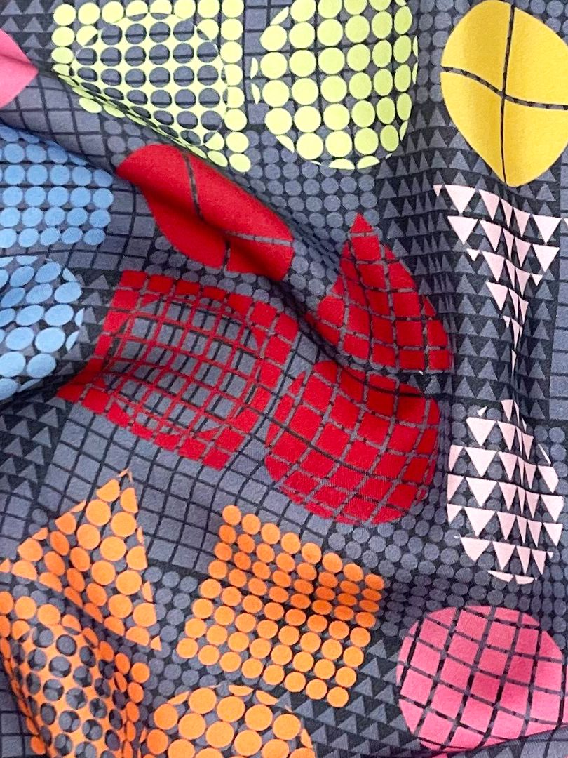 Play Multi Pocket Square