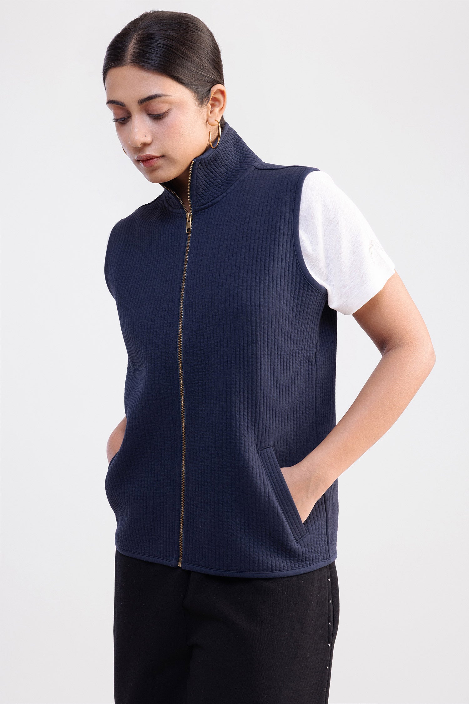 Sleevless Quilted Jacket Navy