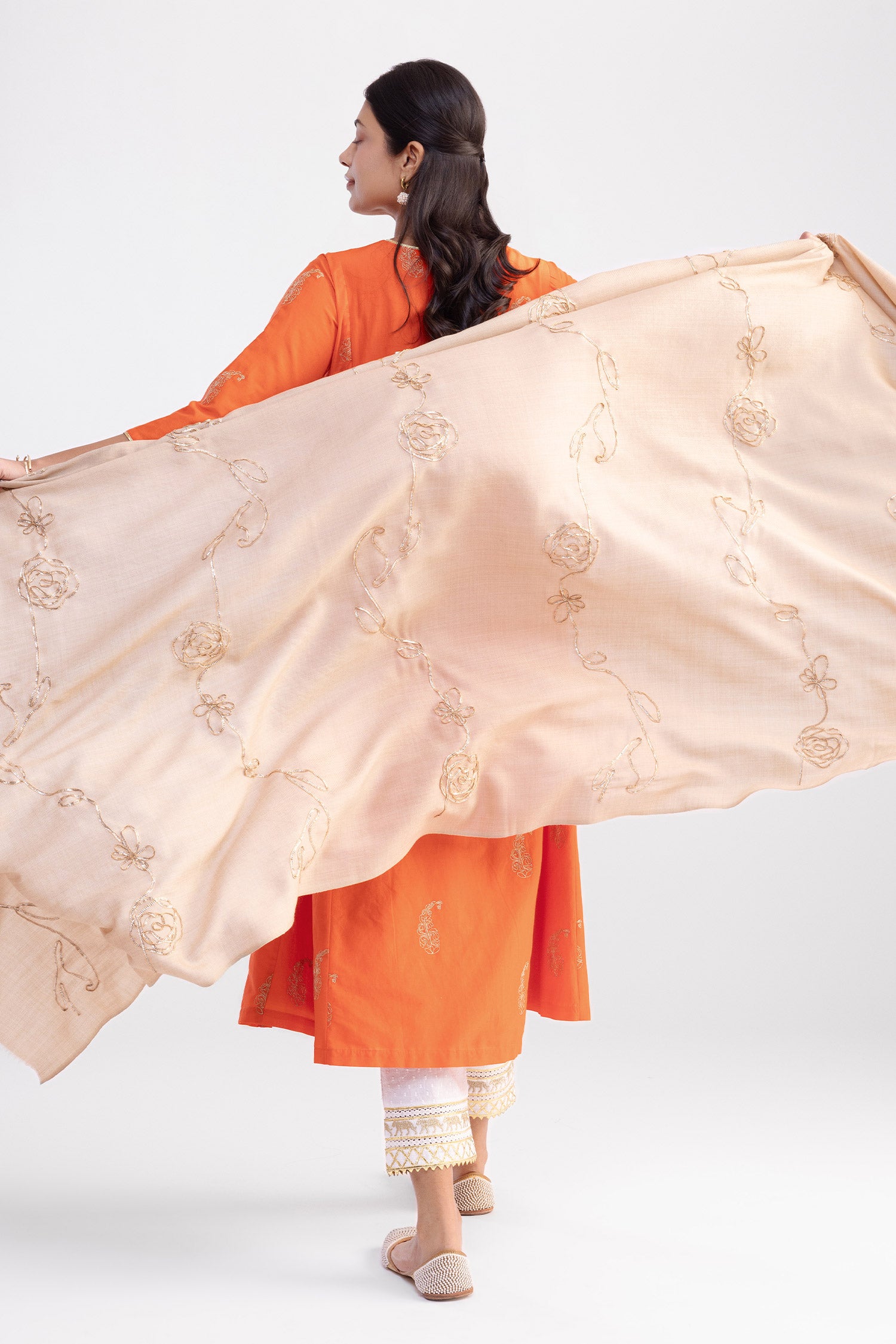 Natural Garland Shawl