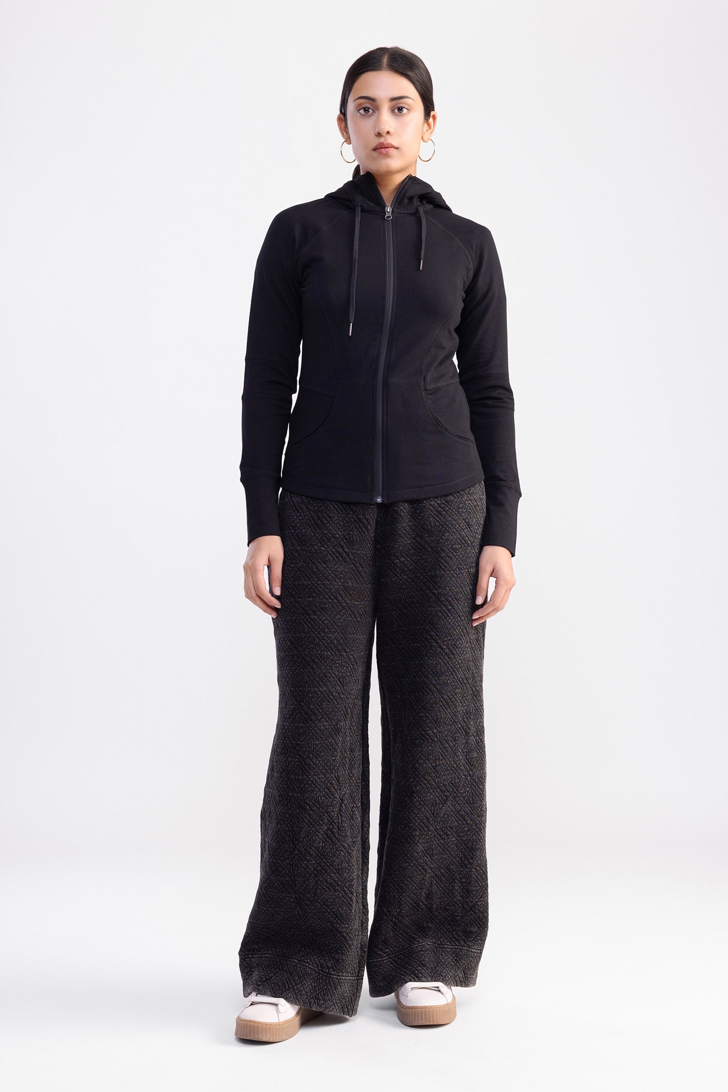 Globe Trotter Hoddie Black