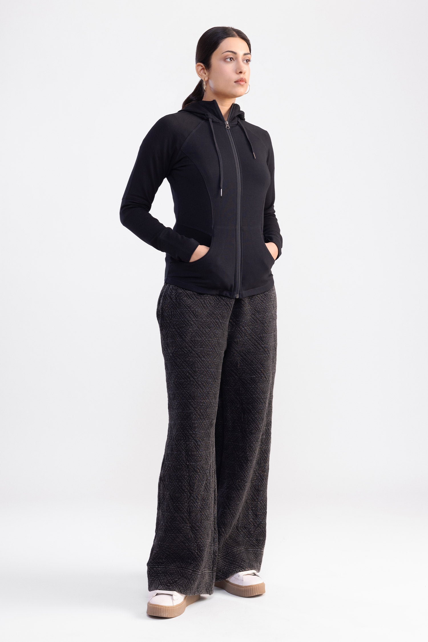 Globe Trotter Hoddie Black