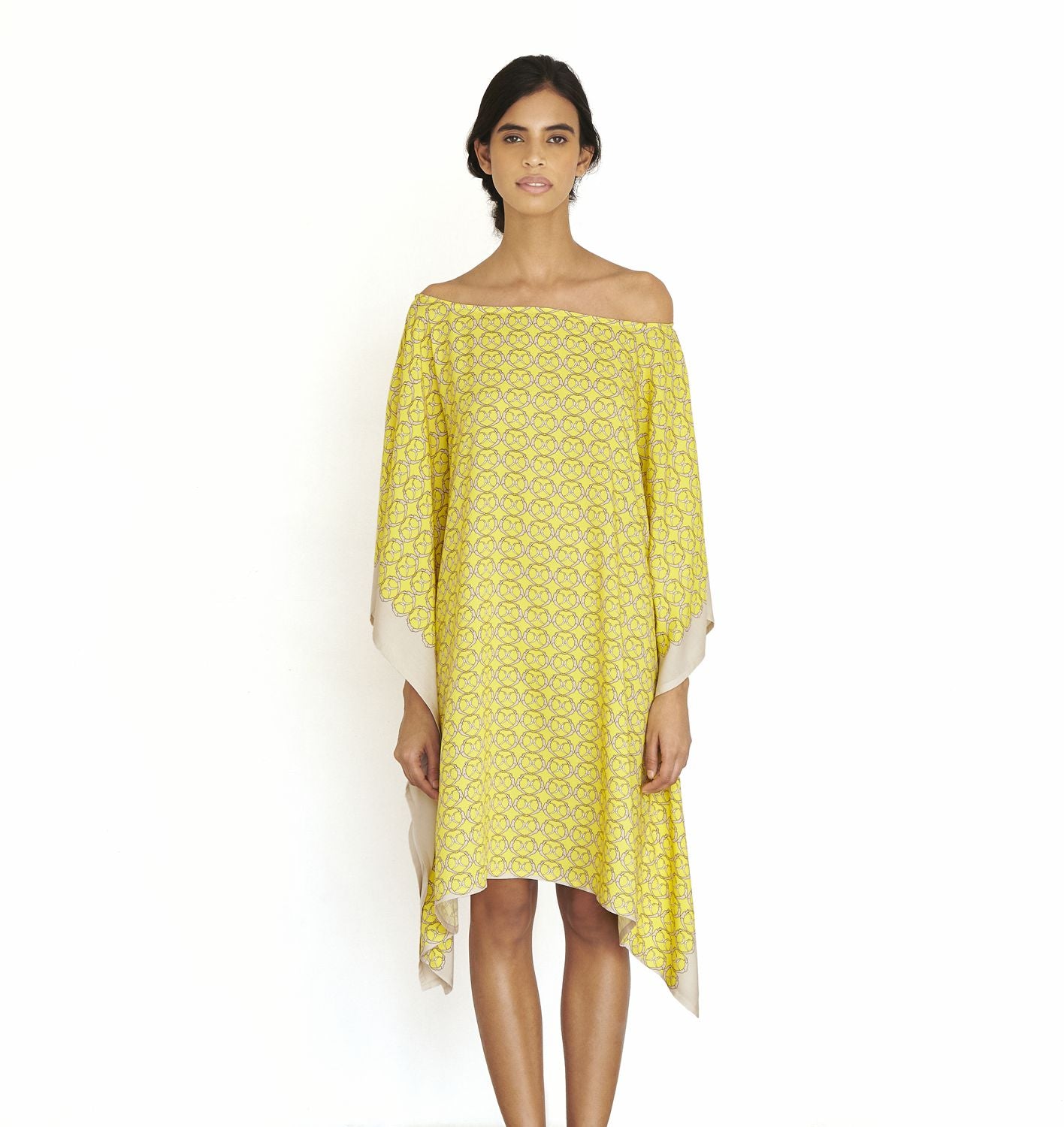 Synchronised kaftan